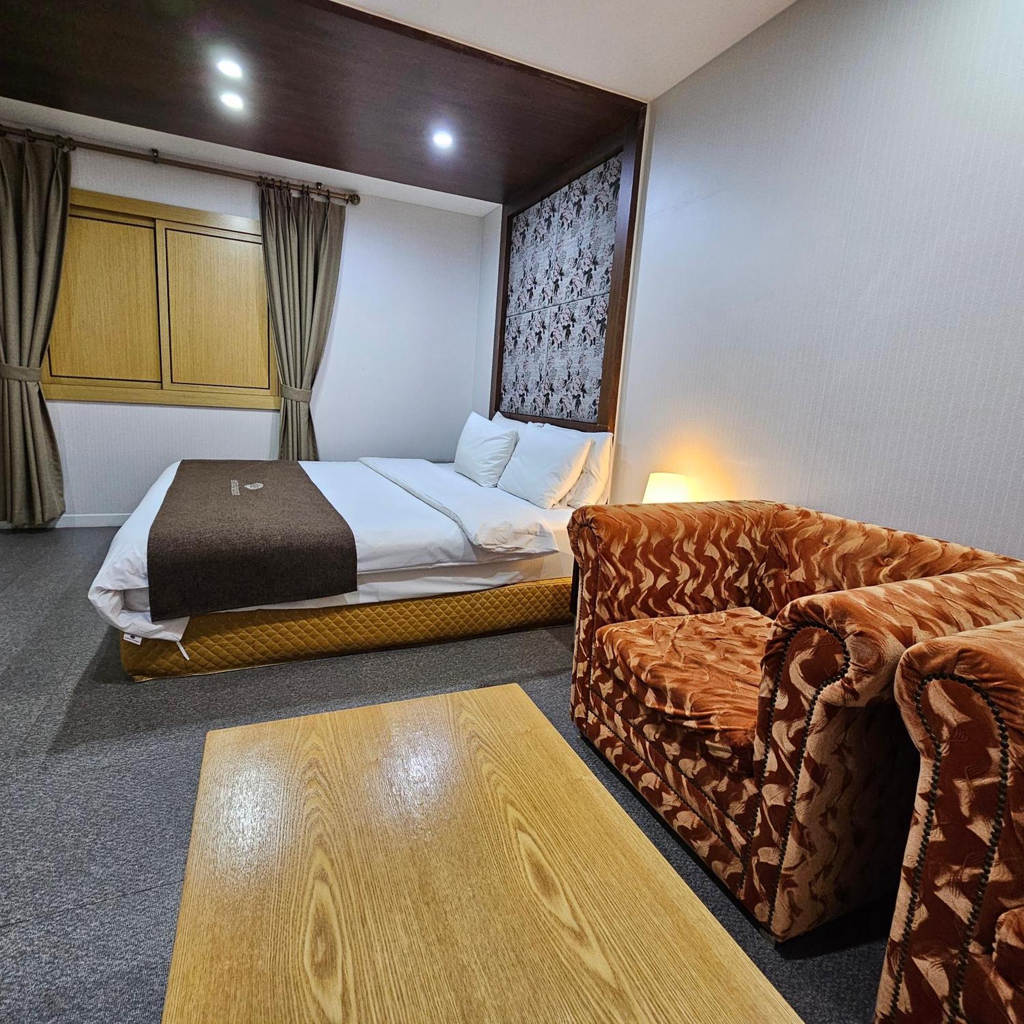 Amour Hotel Сувон Экстерьер фото